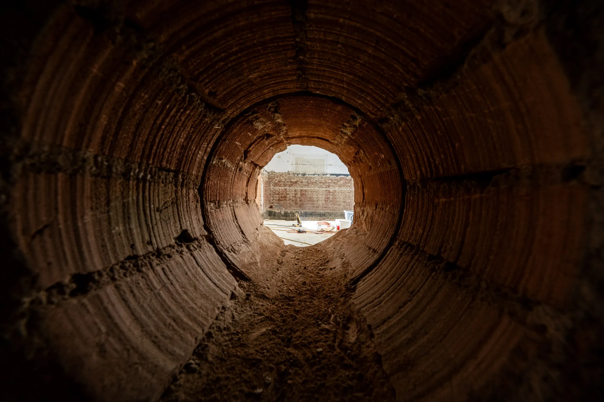 View through a pipe – Foto Arsenal Wien construction site, October 2023