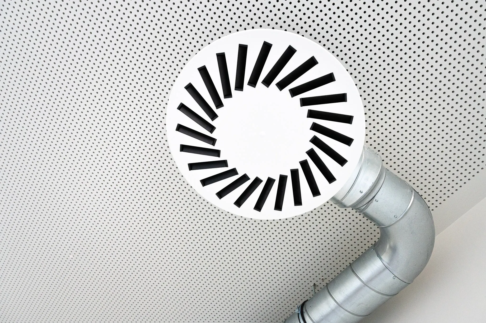 Air diffuser in the ceiling – Foto Arsenal Wien construction site, September 2024