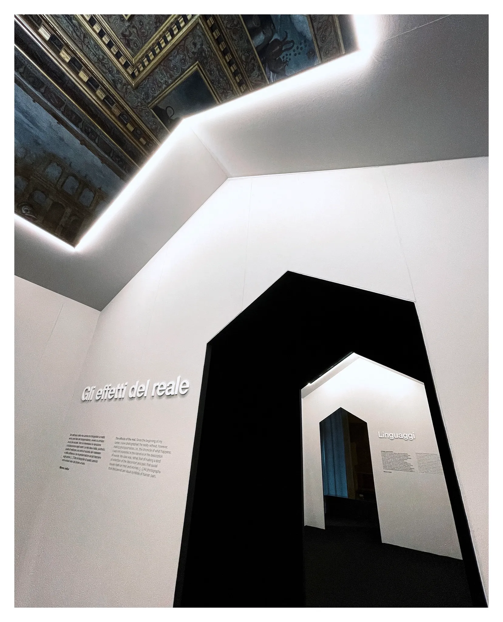 Wall text and portal – Mimmo Jodice. L'enigma della luce, Castello di Udine, 2025