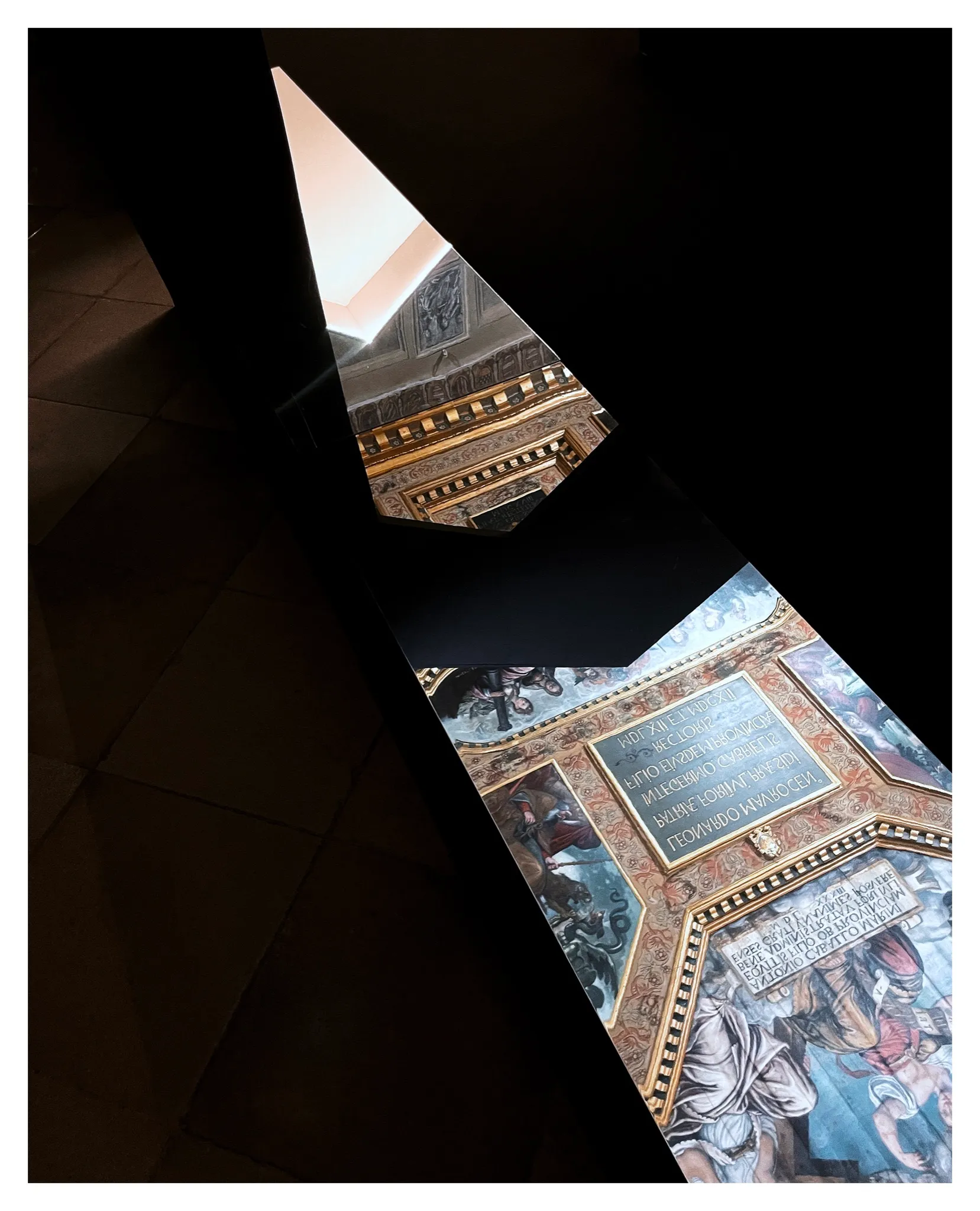 Oblique view up to the ceiling – Mimmo Jodice. L'enigma della luce, Castello di Udine, 2025