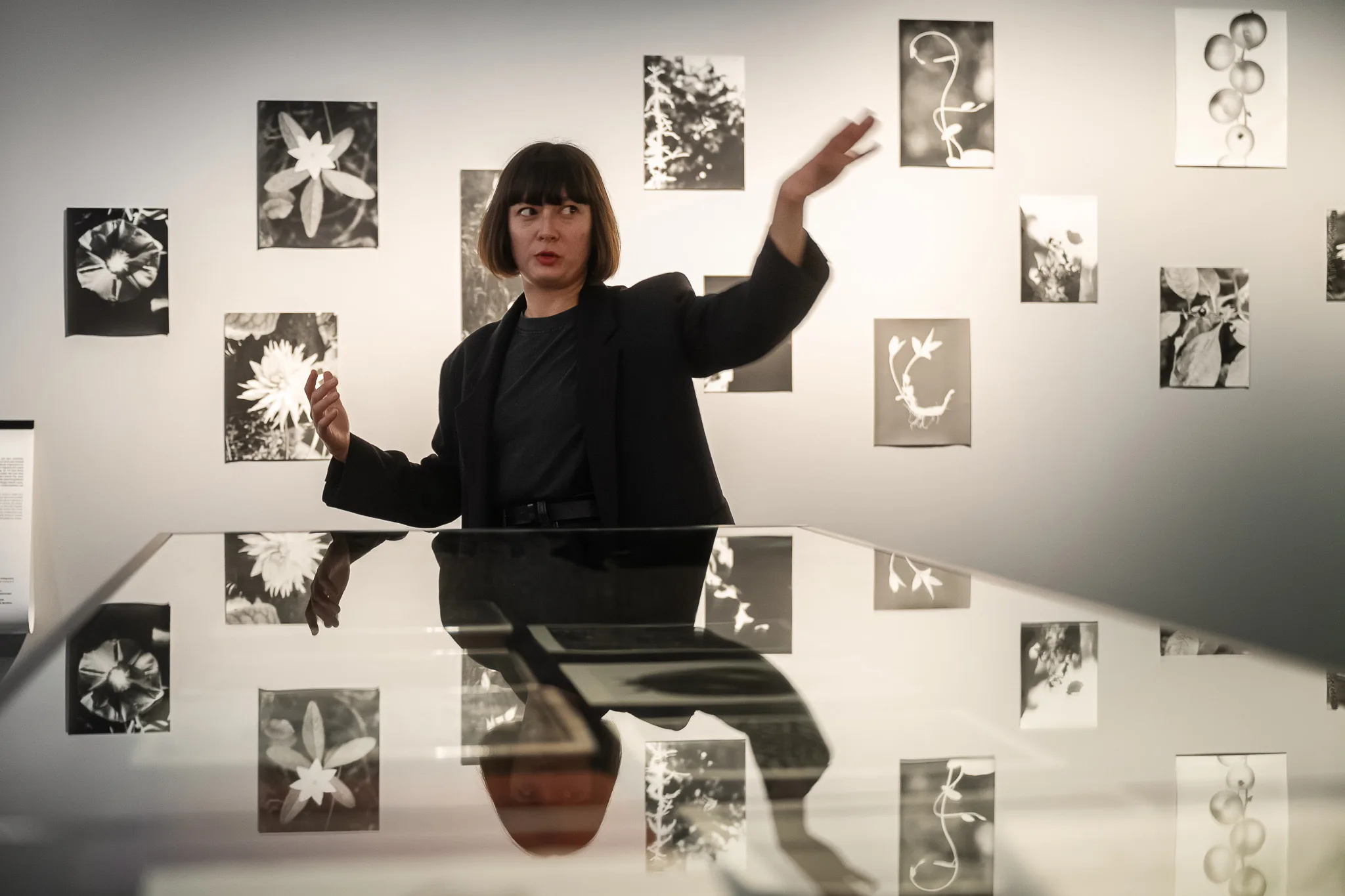 Guided tour in front of the plant photographs – FOTO WIEN at Foto Arsenal Wien, October 2025